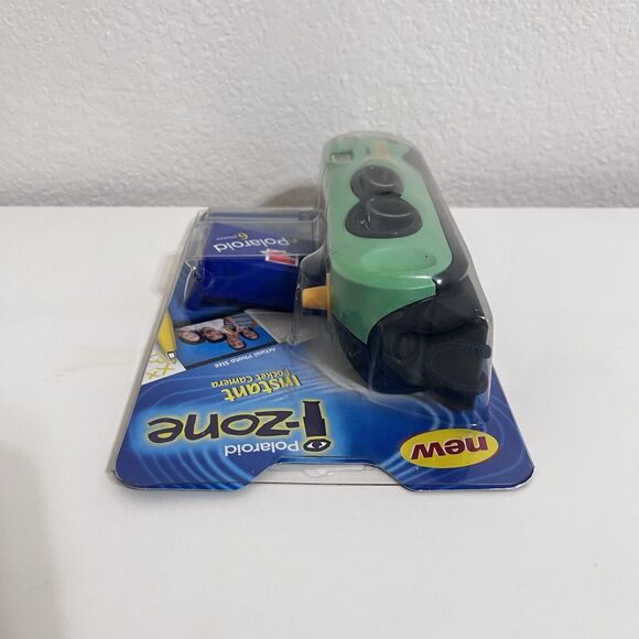 Polaroid I-Zone Instant Pocket Camera + Film 18 Photos 1998 UNTESTED & EXPIRED - Picture 10 of 16